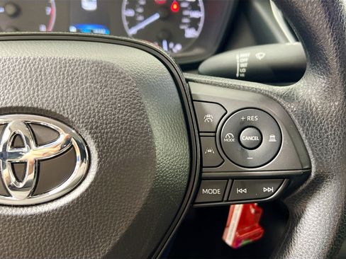 Used 2025 Toyota Corolla LE image 19