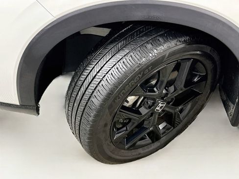 Certified 2025 Honda HR-V Sport image 25