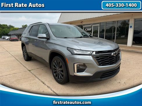 Used 2023 Chevrolet Traverse RS FWD image 1