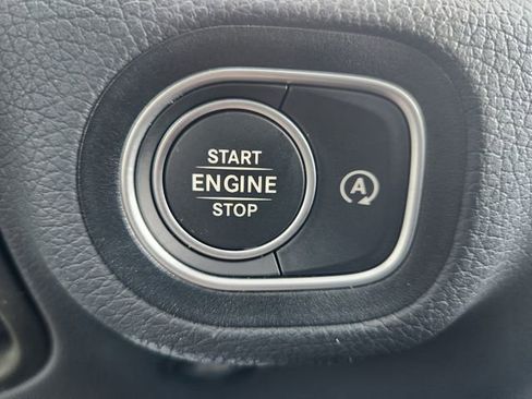 Used 2025 Mercedes-Benz GLS 450 4MATIC image 20