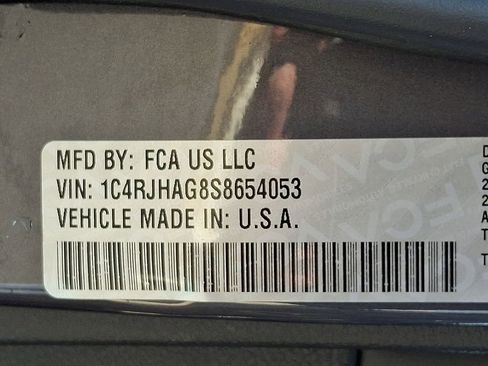Used 2025 Jeep Grand Cherokee Altitude AWD/4WD image 29