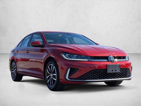 Used 2025 Volkswagen Jetta SE image 3