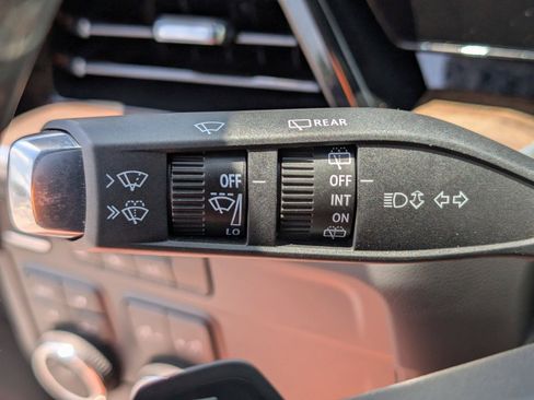 Used 2025 Chevrolet Tahoe High Country AWD/4WD image 27