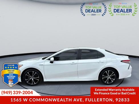 Used 2018 Toyota Camry SE w/ Audio Package FWD image 1
