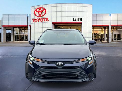 Used 2023 Toyota Corolla LE image 2
