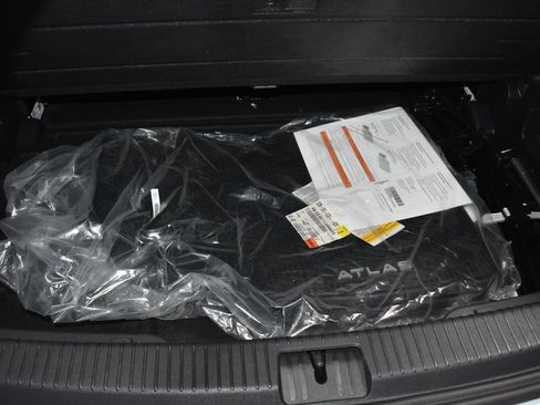 Certified 2025 Volkswagen Atlas Peak Edition SE image 24