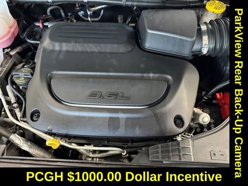 Used 2024 Chrysler Pacifica Touring-L image 7