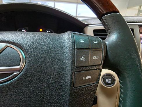 Used 2013 Lexus LX 570 4WD w/ Luxury Pkg w/Pre-crash image 36