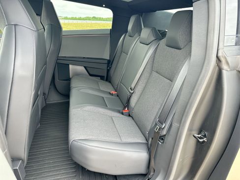 Used 2025 Tesla Cybertruck 2WD Crew Cab image 23