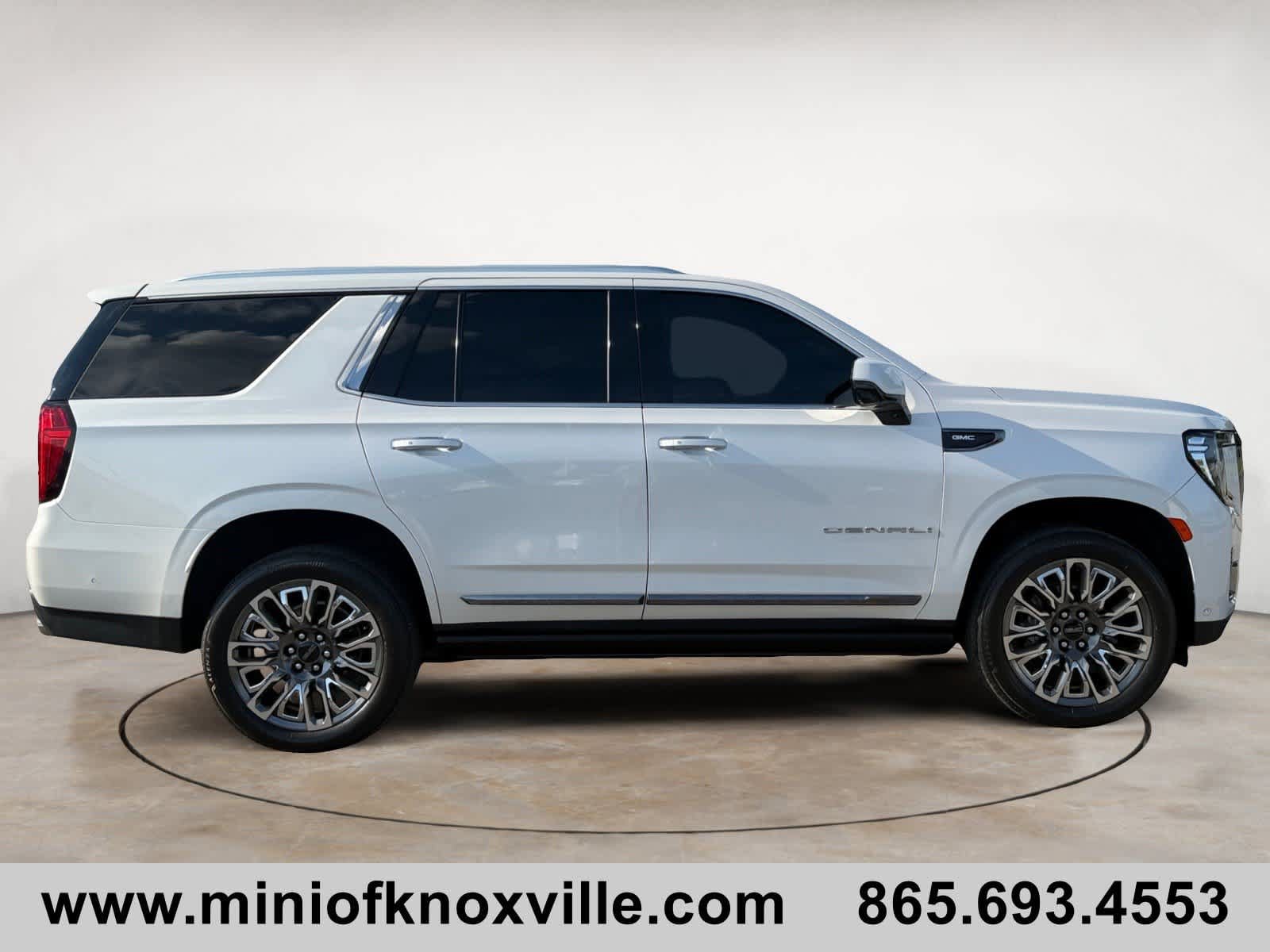 Used 2024 GMC Yukon Denali Ultimate AWD/4WD image 2