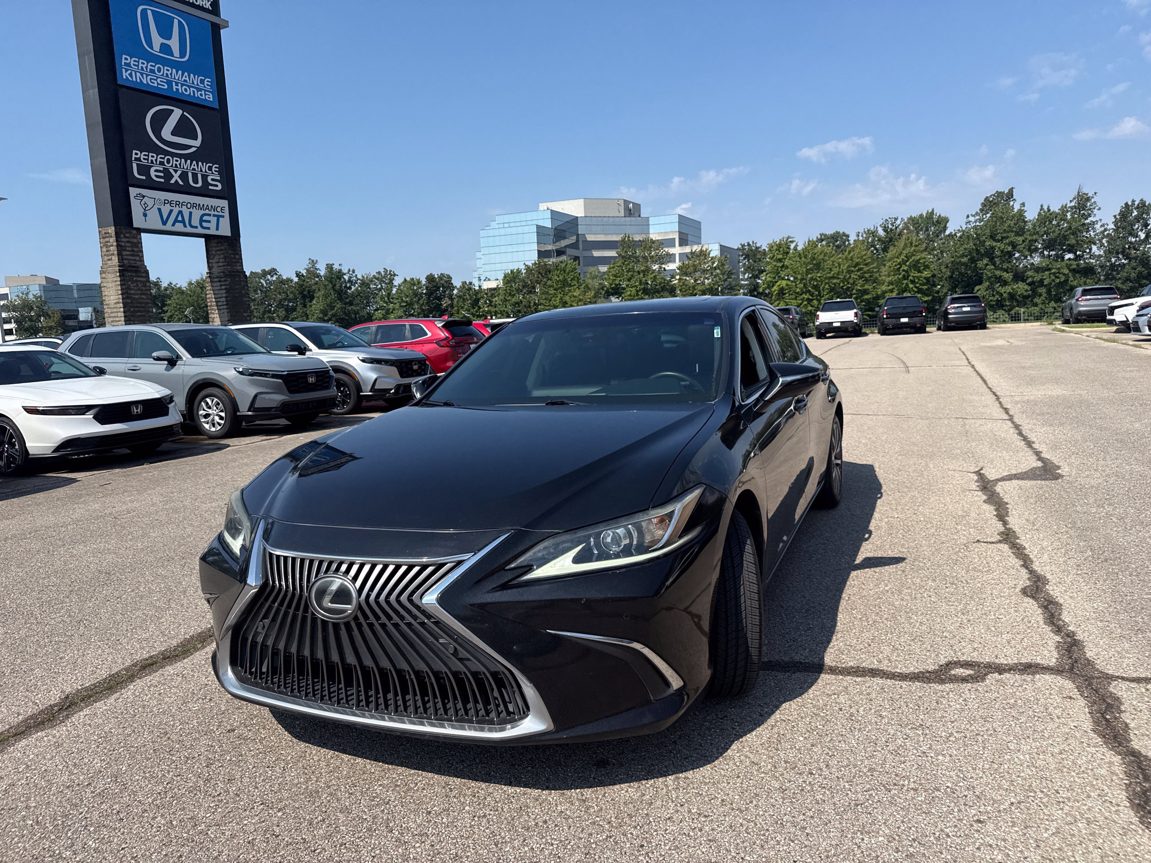Used 2019 Lexus ES 350 w/ Premium Package FWD image 18