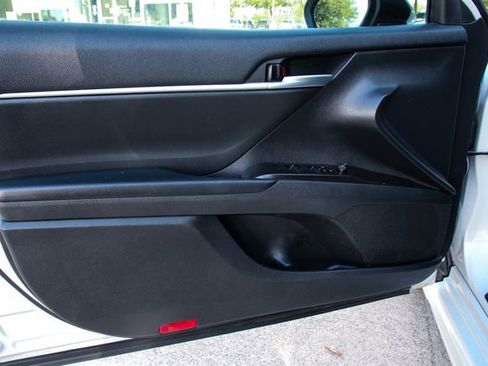 Used 2023 Toyota Camry SE image 13