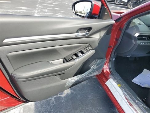 New 2025 Nissan Altima 2.5 SL image 10