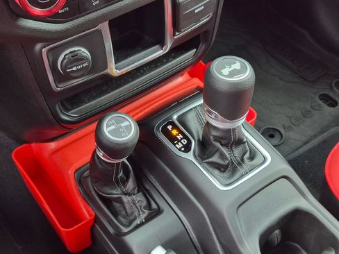 Used 2024 Jeep Wrangler Sport AWD/4WD image 16