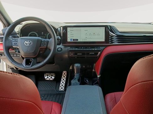Used 2025 Toyota Camry XSE FWD image 18