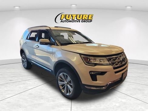 Used 2018 Ford Explorer Limited w/ Ford Safe & Smart Package FWD image 1