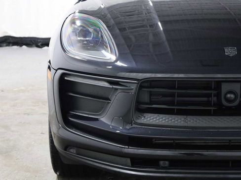 Used 2023 Porsche Macan Turbo image 15