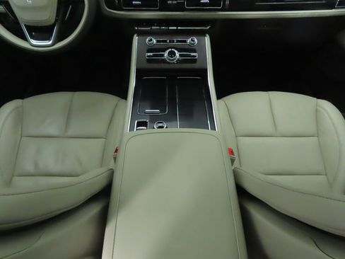 Used 2022 Lincoln Aviator Reserve w/ Equipment Group 201A image 17