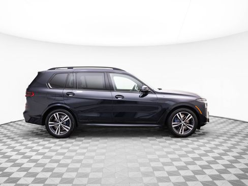 Certified 2025 BMW X7 xDrive40i w/ M Sport Package image 7