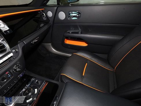 Used 2021 Rolls-Royce Dawn RWD image 26