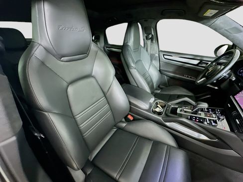 Used 2020 Porsche Cayenne Turbo S AWD/4WD image 36