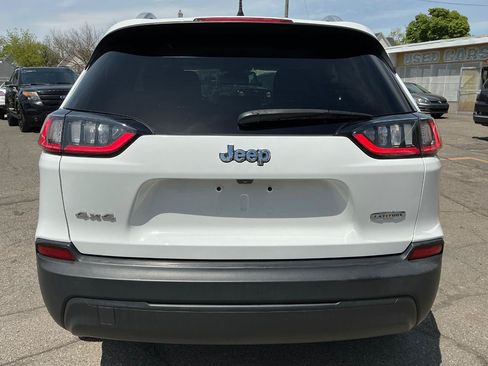 Used 2019 Jeep Cherokee Latitude Plus w/ Cold Weather Group AWD/4WD image 3