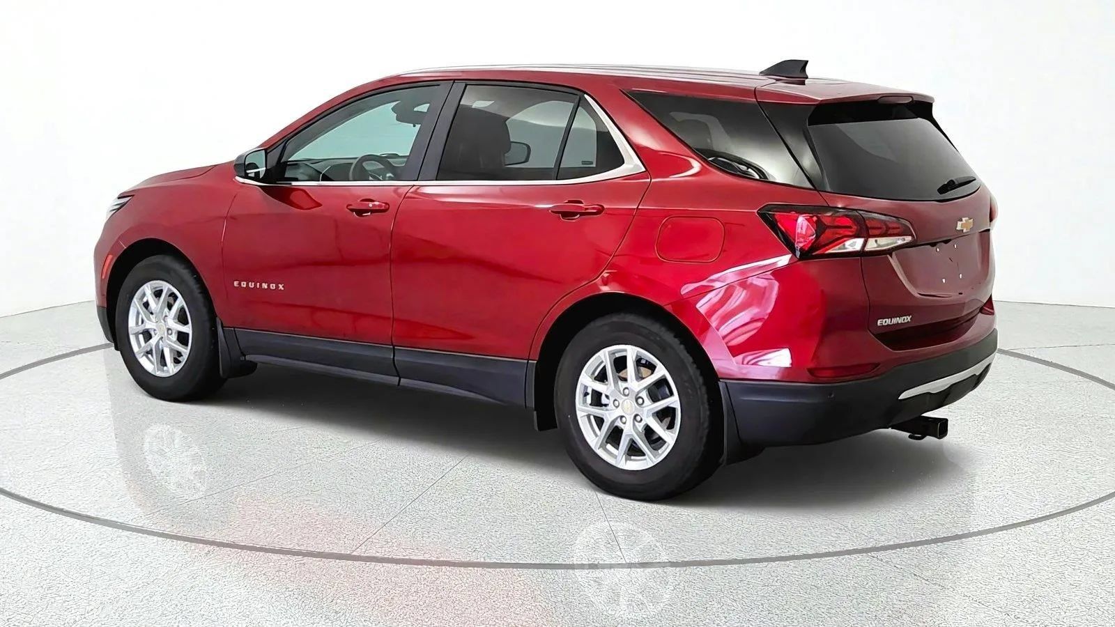 Used 2024 Chevrolet Equinox LT FWD image 6
