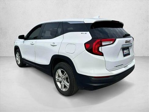 Used 2024 GMC Terrain SLE FWD image 3