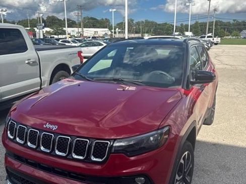 Used 2024 Jeep Compass Limited AWD/4WD image 4