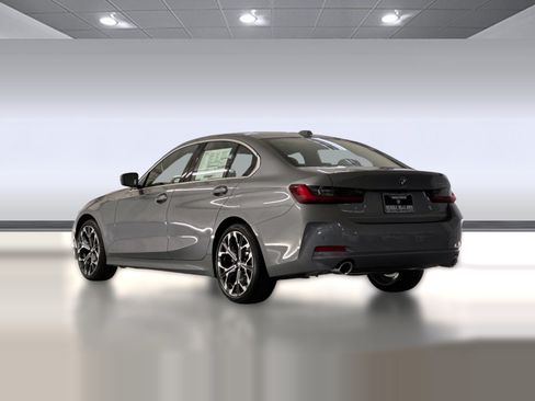 Used 2026 BMW 330i Sedan w/ Premium Package RWD image 3