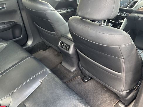 Used 2017 Honda Accord EX-L image 22