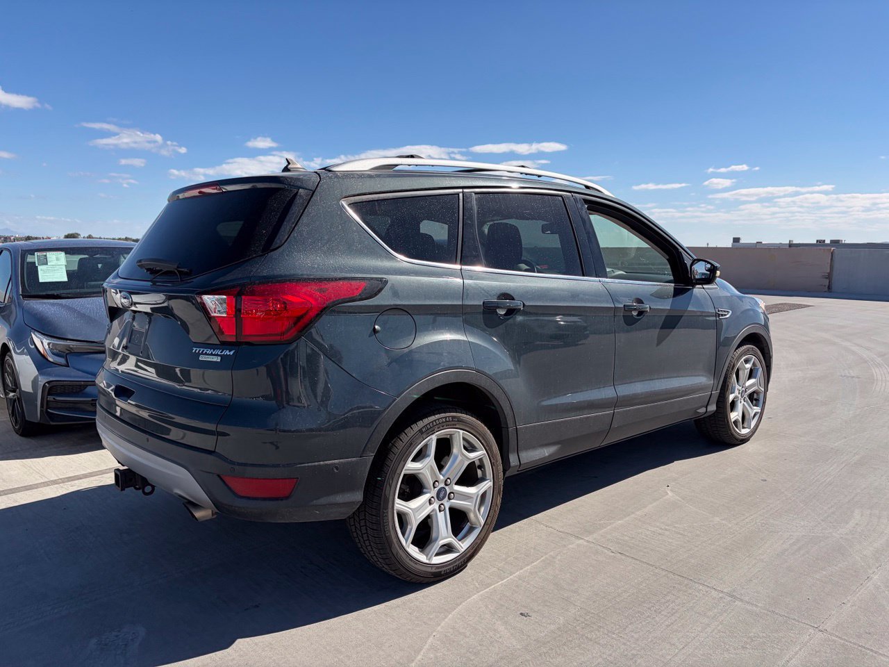 Used 2019 Ford Escape Titanium w/ U0J03 - Titanium Tow Package FWD image 2