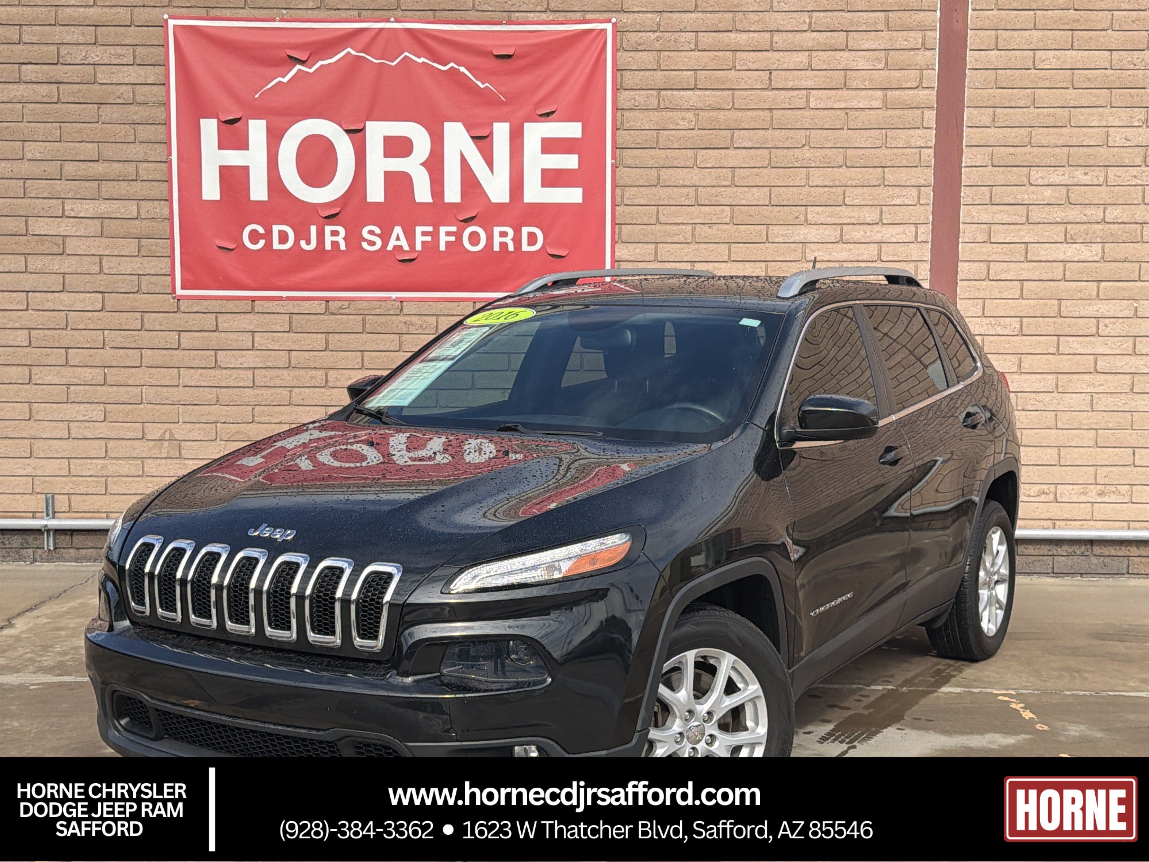 Used 2016 Jeep Cherokee Latitude FWD image 1