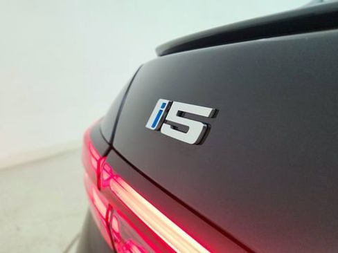 Used 2025 BMW i5 xDrive40 w/ M Sport Package image 18