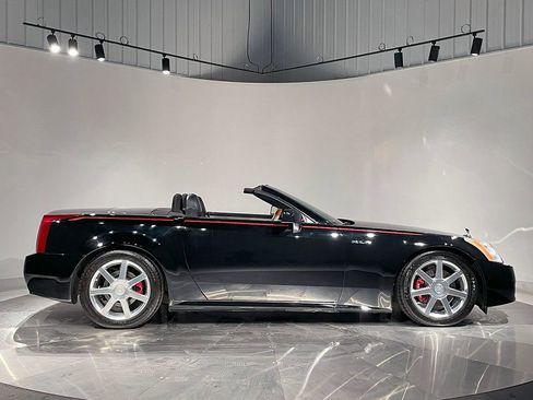 Used 2005 Cadillac XLR image 4