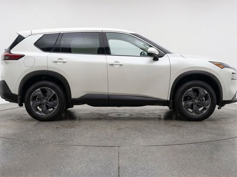 Used 2025 Nissan Rogue SV FWD image 11