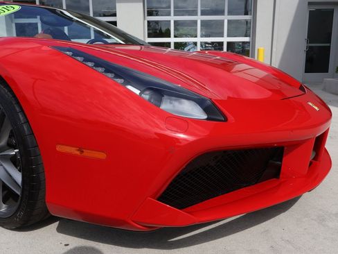 Used 2019 Ferrari 488 Spider RWD image 23