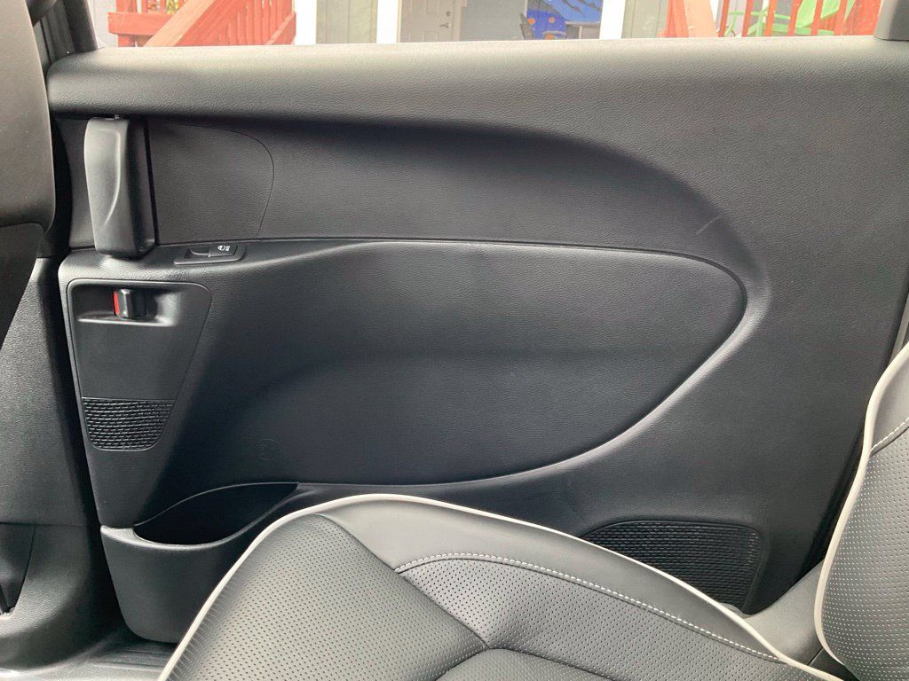 Used 2023 Chrysler Pacifica Limited w/ S Appearance Package FWD image 57