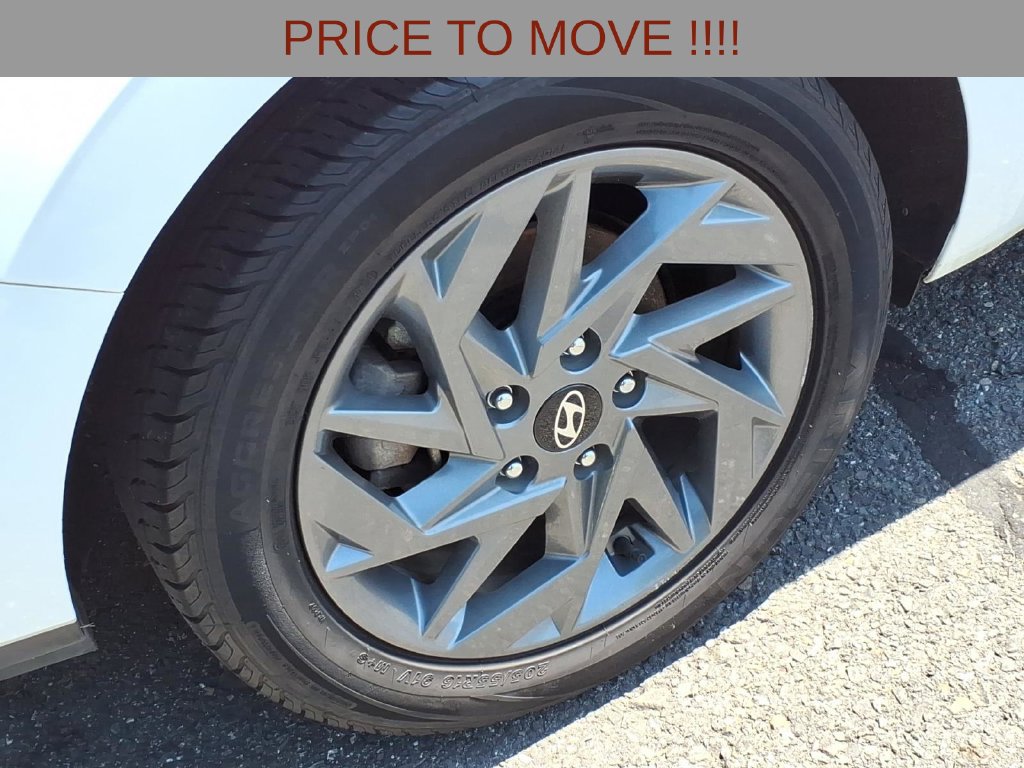 Used 2024 Hyundai Elantra SEL FWD image 7