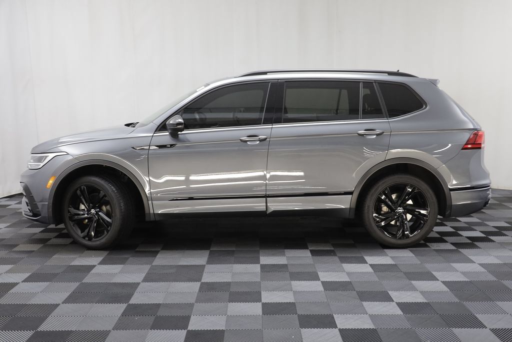 Certified 2024 Volkswagen Tiguan SE R-Line AWD/4WD image 4