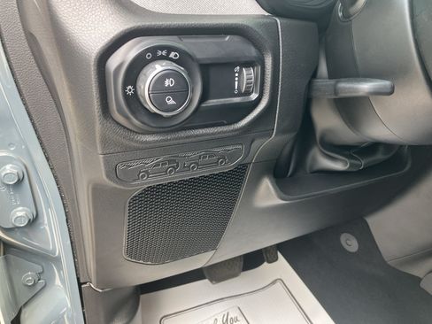Used 2025 Jeep Gladiator Sport AWD/4WD image 14