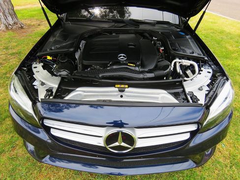 Used 2019 Mercedes-Benz C 300 Sedan w/ Premium Package image 13