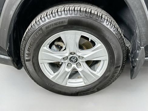 Used 2019 Toyota RAV4 XLE image 31