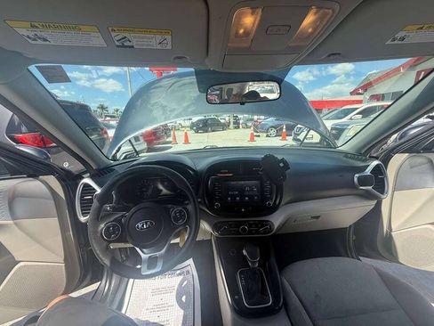 Used 2020 Kia Soul LX FWD image 21