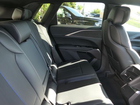 Used 2026 Cadillac Lyriq Sport AWD/4WD image 25