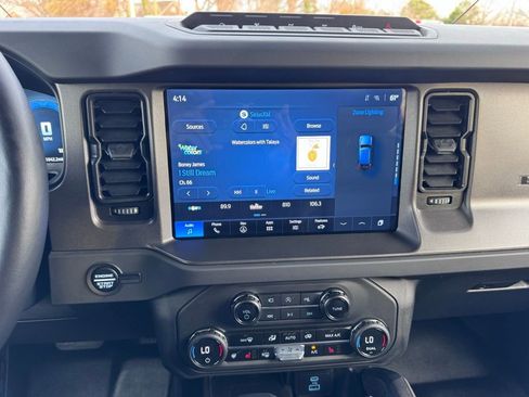 Used 2025 Ford Bronco Badlands image 32