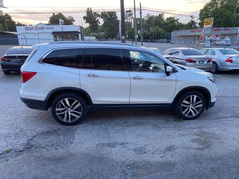 Used 2018 Honda Pilot Touring image 6