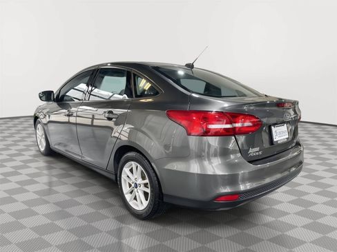 Used 2018 Ford Focus SE FWD image 9
