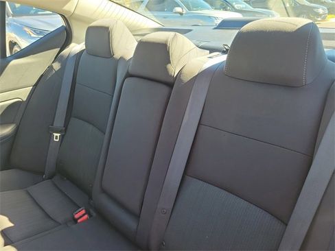 Used 2024 Nissan Altima 2.5 SV image 12