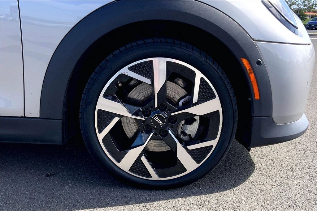 Certified 2025 MINI Cooper S FWD image 10